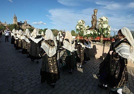 Ofrenda Floral a la Virgen