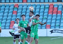 Maikel Villajos, sustituido hoy al inicio de la segunda parte, en acción