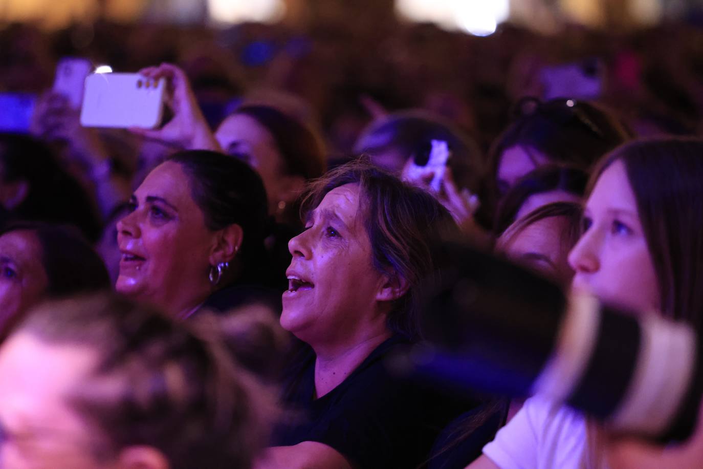 El multitudinario concierto de Camela en Salamanca, en imagenes