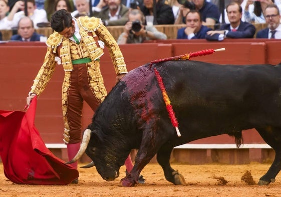El diestro Morante de la Puebla, en el festejo de la Feria de Abril en la Real Maestranza de Sevilla de 2024.