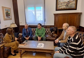 Reunión entre Rosa López y la Junta Directiva de AESAT.
