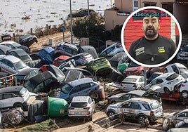 Coches afectados por la DANA en Valencia y, a la derecha, el mecánico salmantino Javier Sendín.