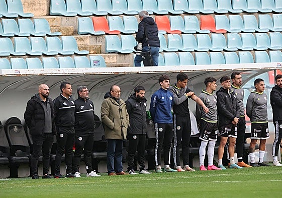 Minuto de silencio en el inicio del partido del Salamanca CF UDS y del Real Ávila