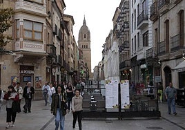 La Rúa, libre de terrazas por las tardes para disfrutar de la Navidad en Salamanca