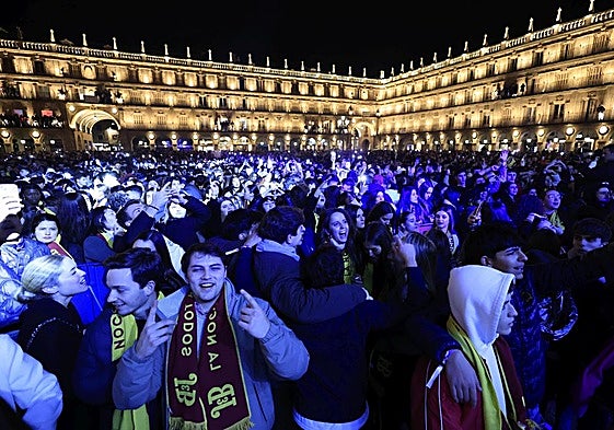Fin de Año Universitario en la Plaza Mayor el pasado año