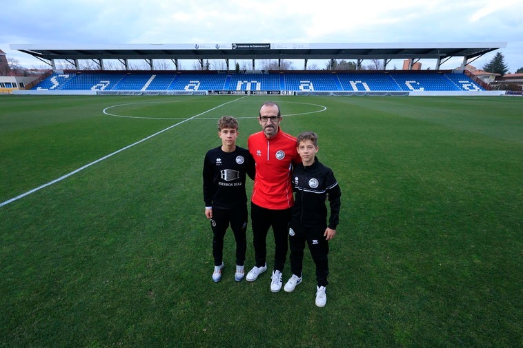 Rubén, Unai y Aimar, entrenador y jugadores de Unionistas