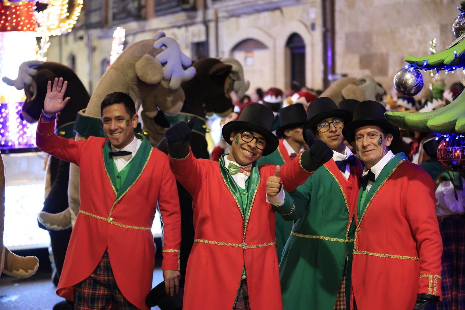 Papá Noel se deja ver en la Cabalgaza de Salamanca