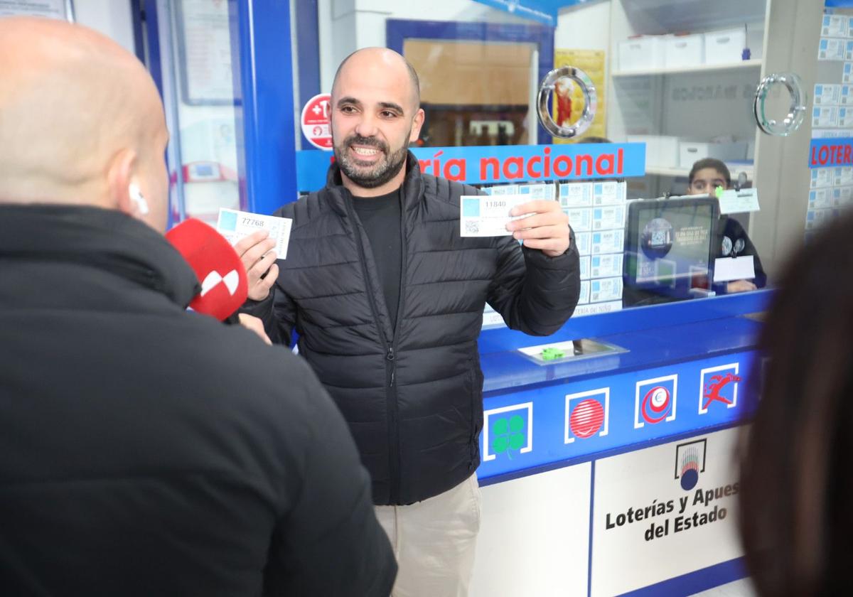 Los Manolos reparten el tercer premio en Salamanca