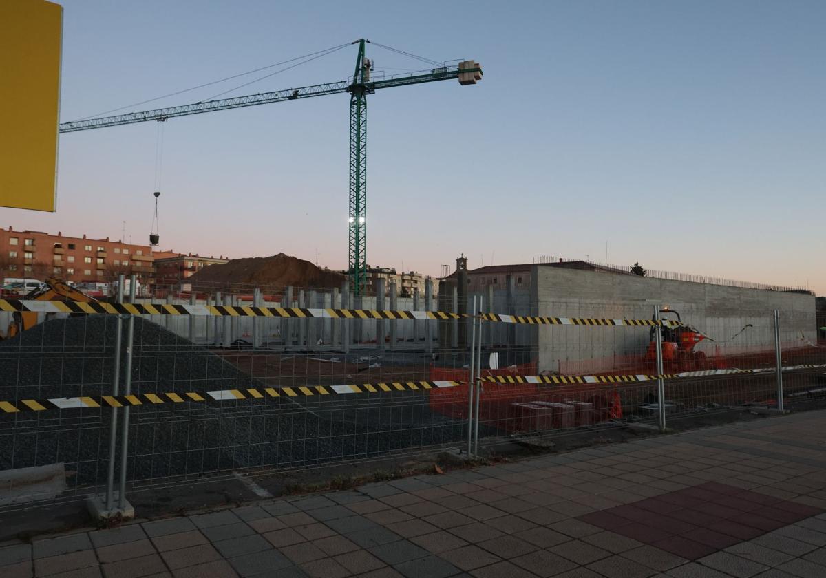 El avance del décimo centro de salud de la ciudad enseña su planta inferior en sólo cuatro meses