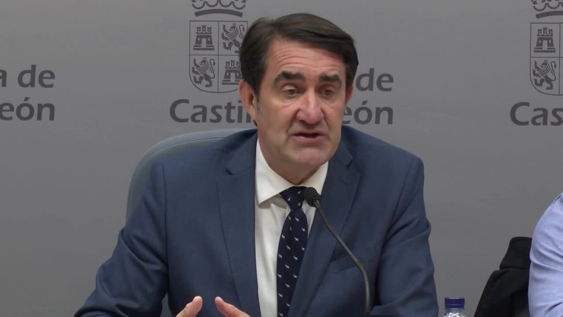 Junta y OPAs urgen a Ribera que derogue la Orden que incluyó el lobo en el LESPRE