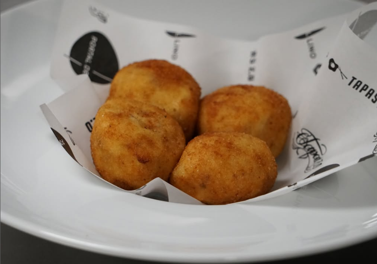 Las croquetas de la Abuela Manuela, seña en Grupo Tapas.