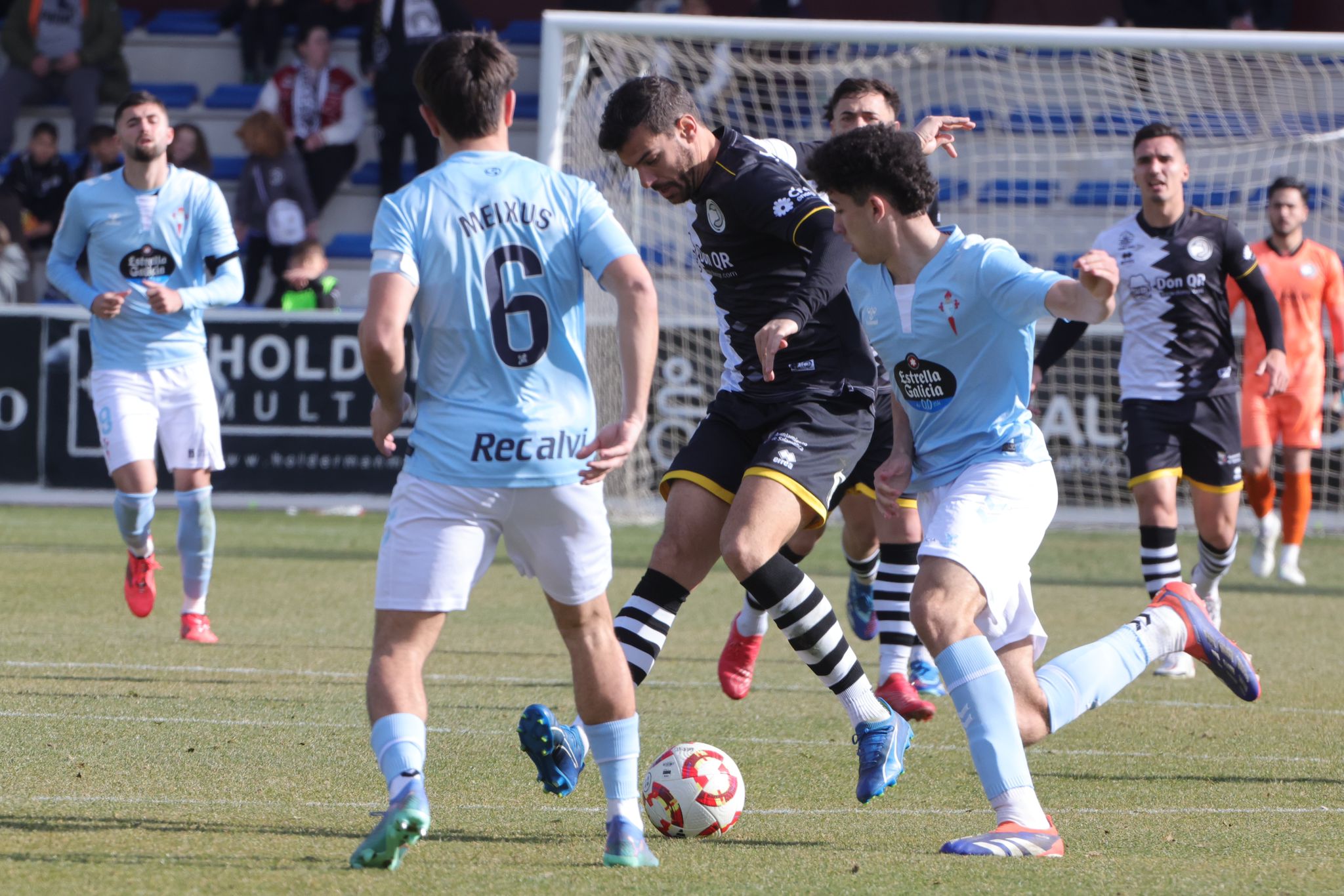 El partido entre el Unionistas y el Celta B, en imágenes