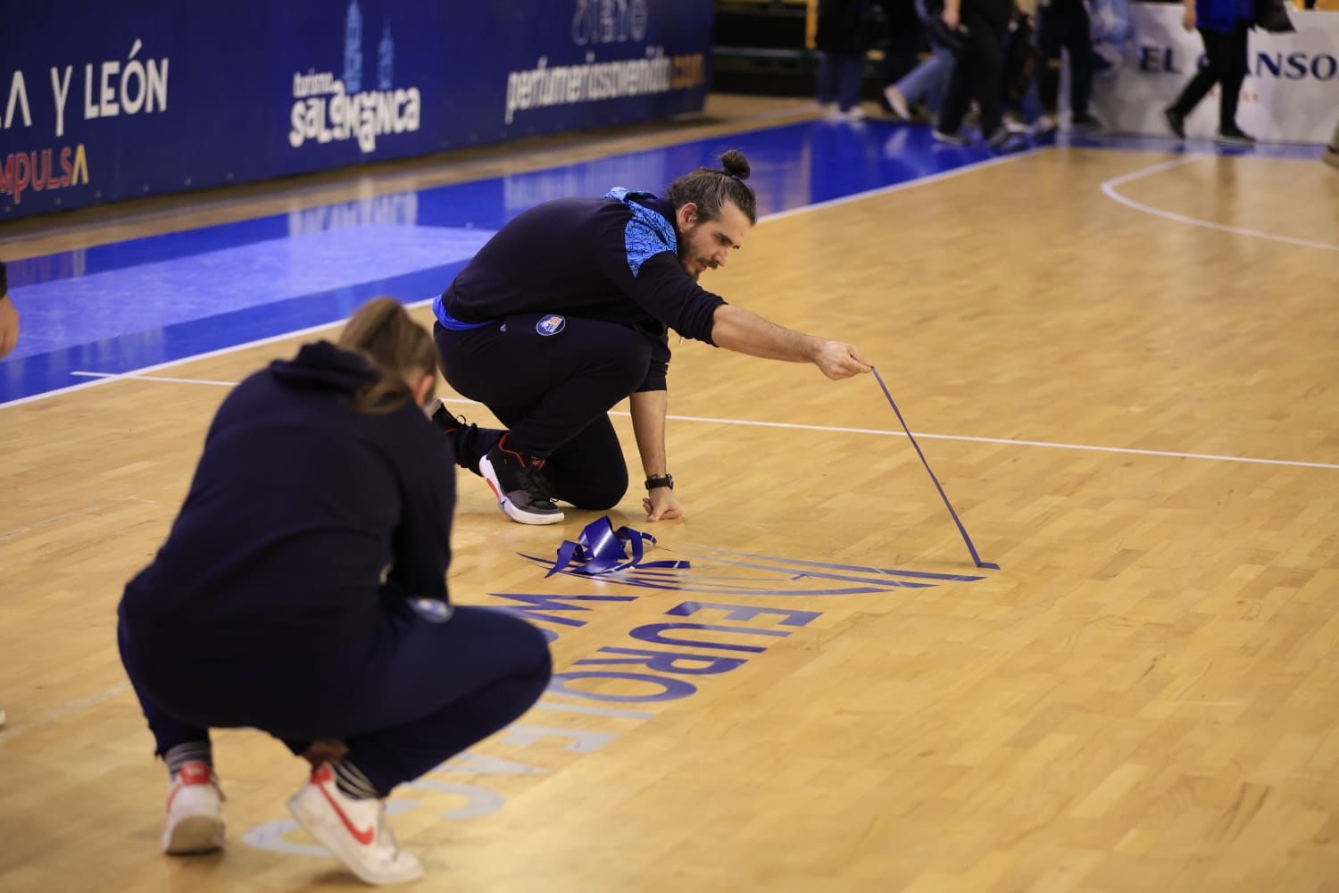 Sonora pitada para el poco deportivo Bourges Basket ante Avenida