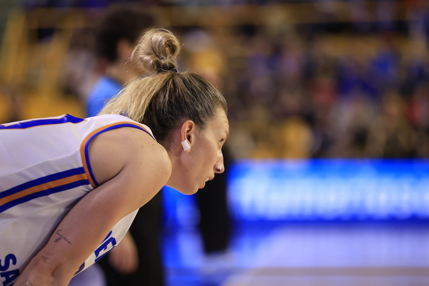 Sonora pitada para el poco deportivo Bourges Basket ante Avenida