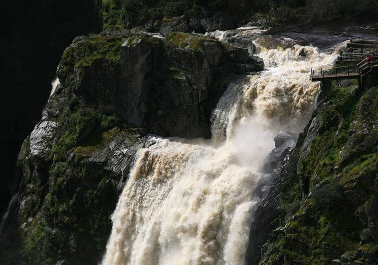 Espectacular imagen del Pozo de los Humos tras las lluvias