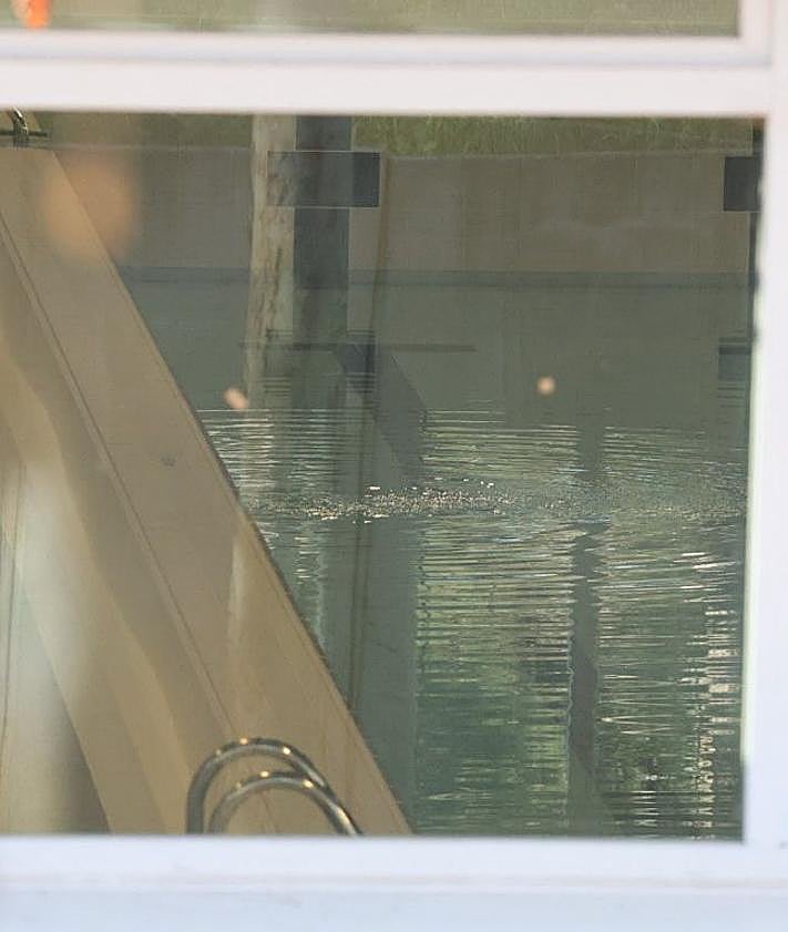 Imagen secundaria 2 - El vaso principal desde el exterior y la nueva envolvente de las piscinas.