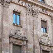 Dos años de cárcel tras arrojar droga al suelo en una discoteca de Salamanca