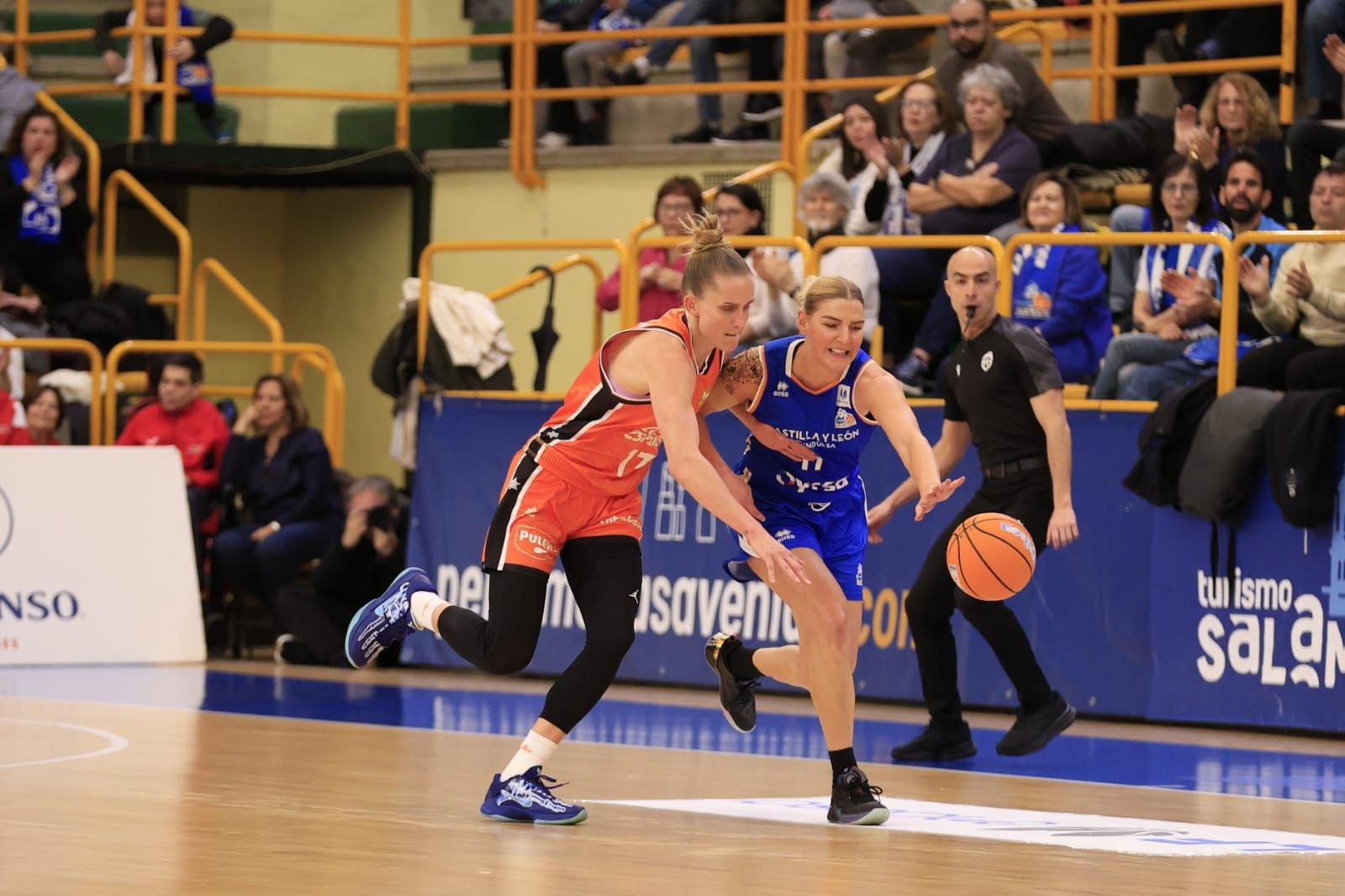 Victoria de campeón de Perfumerías Avenida frente a Valencia Basket