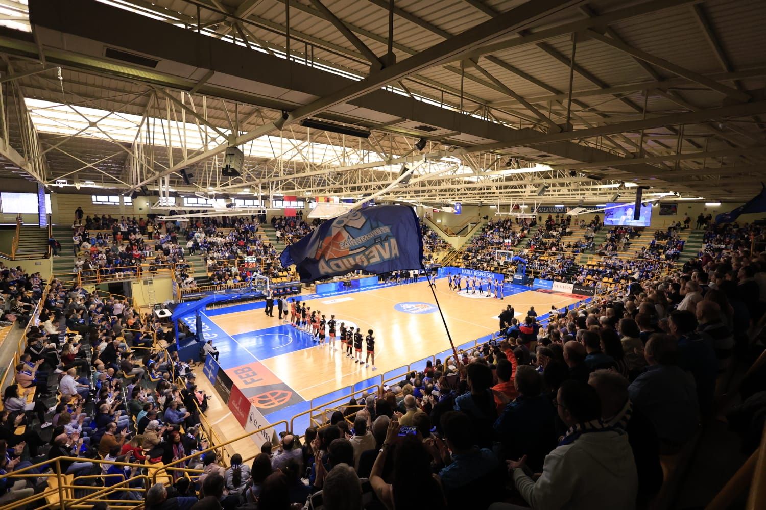 Victoria de campeón de Perfumerías Avenida frente a Valencia Basket