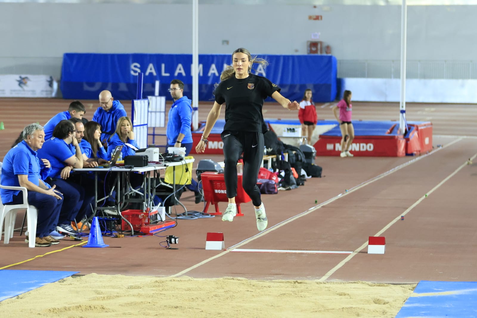En imágenes, el I Trofeo de Atletismo Ciudad de Salamanca en Pista Cubierta