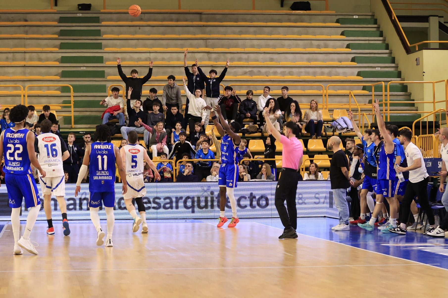 En imágenes la derrota de Avenida Xoborg ante el Peixe Galego