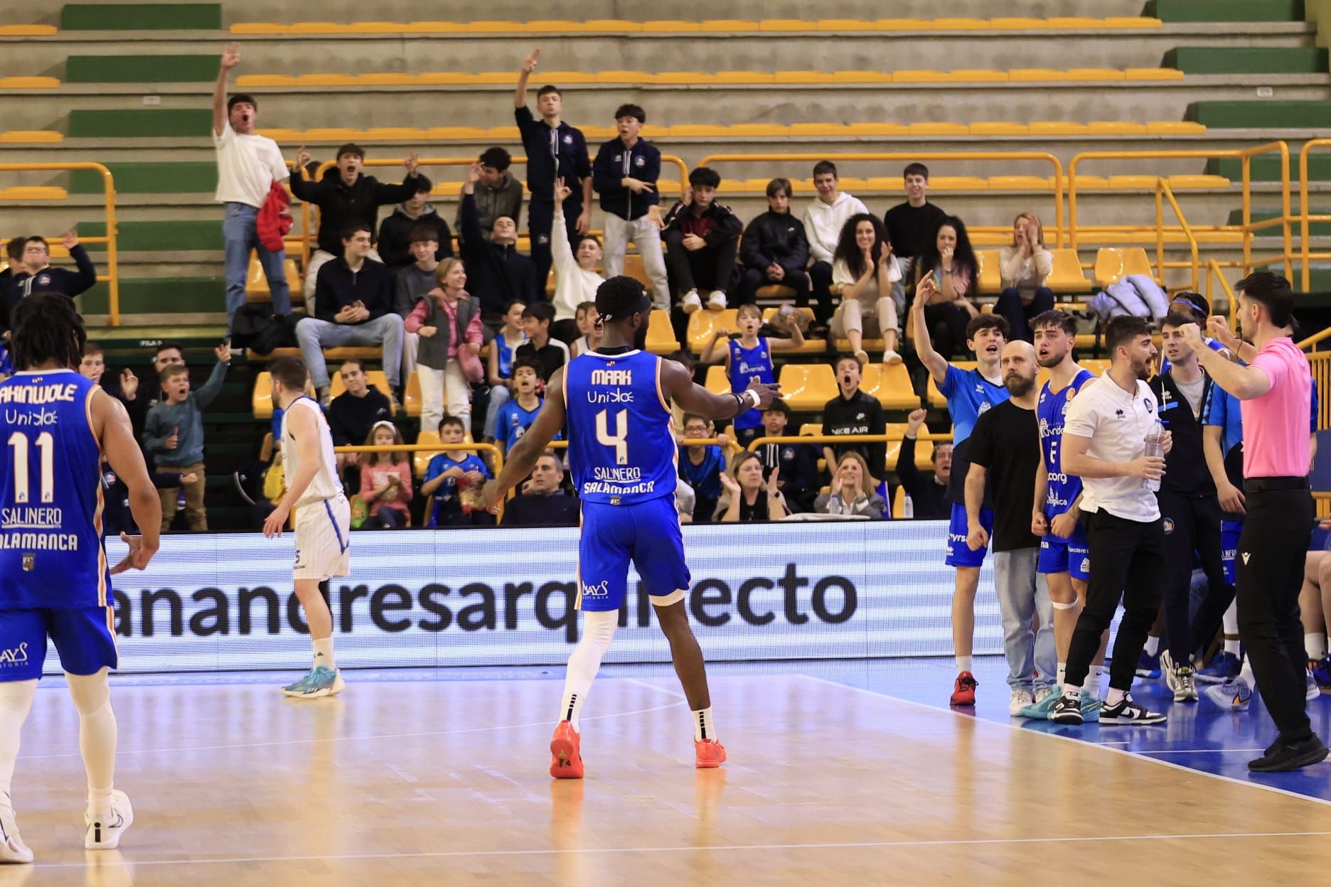 En imágenes la derrota de Avenida Xoborg ante el Peixe Galego