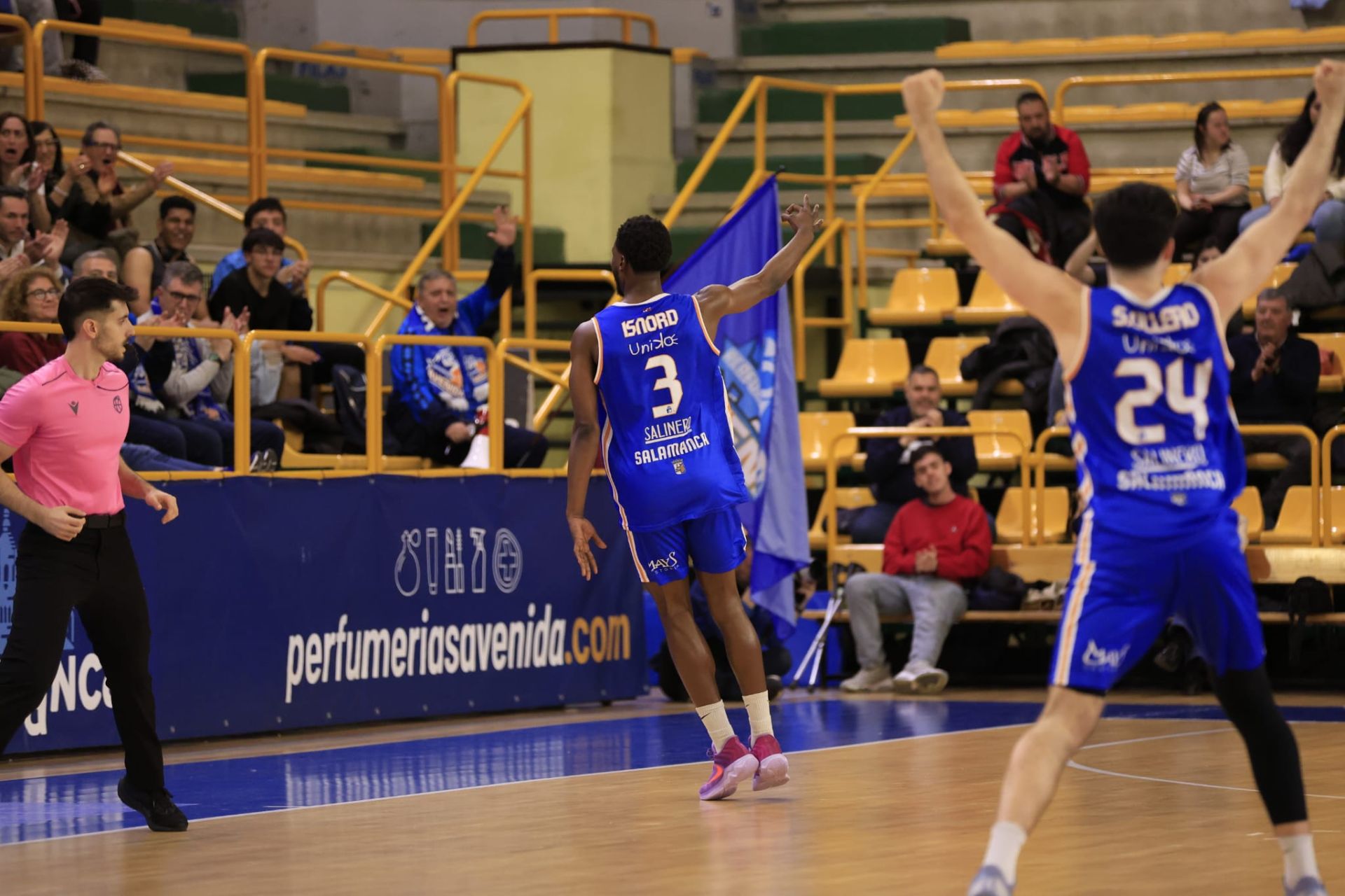 En imágenes la derrota de Avenida Xoborg ante el Peixe Galego
