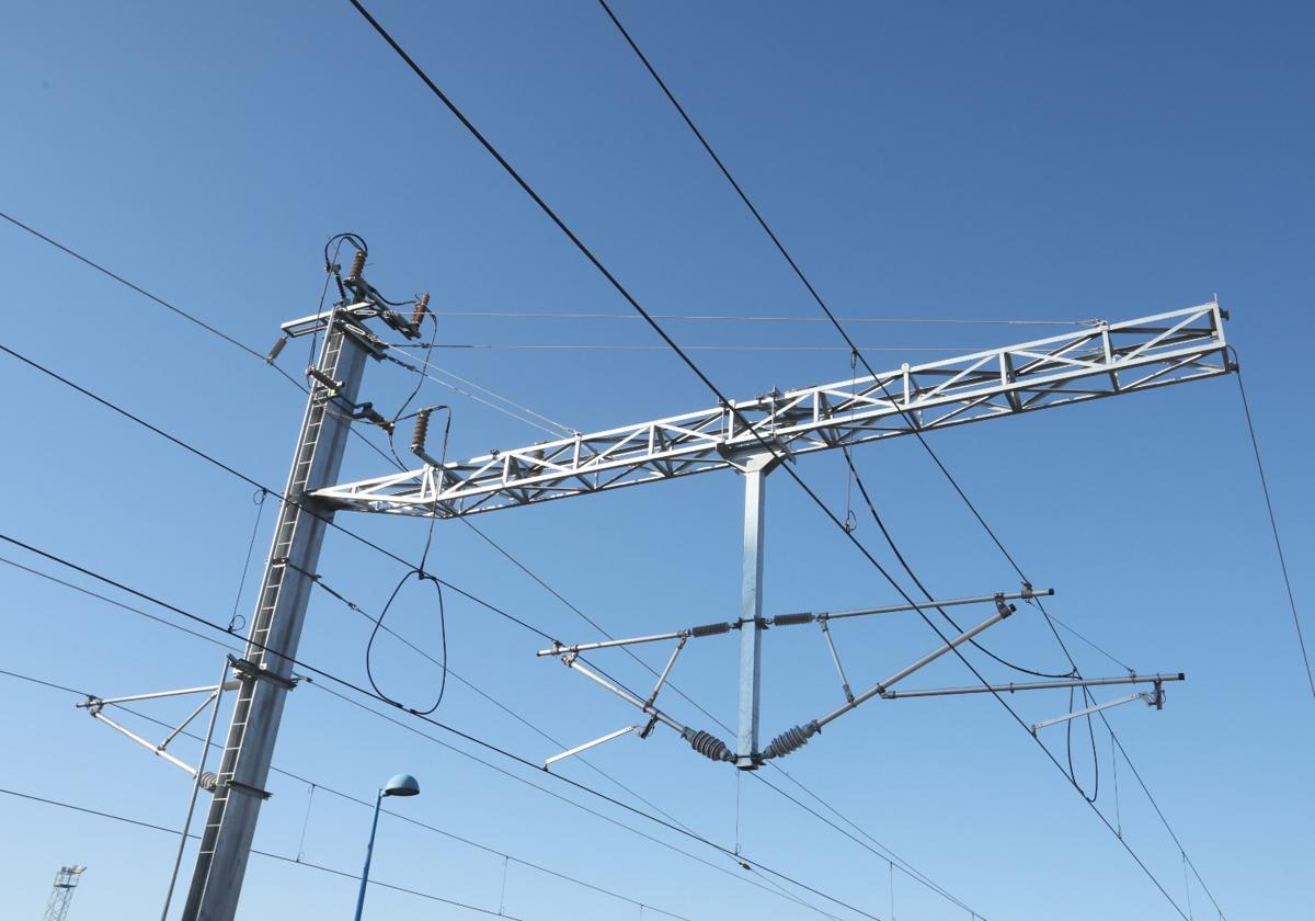 El contrato millonario que 'enchufará' los trenes entre Salamanca y Portugal de forma definitiva