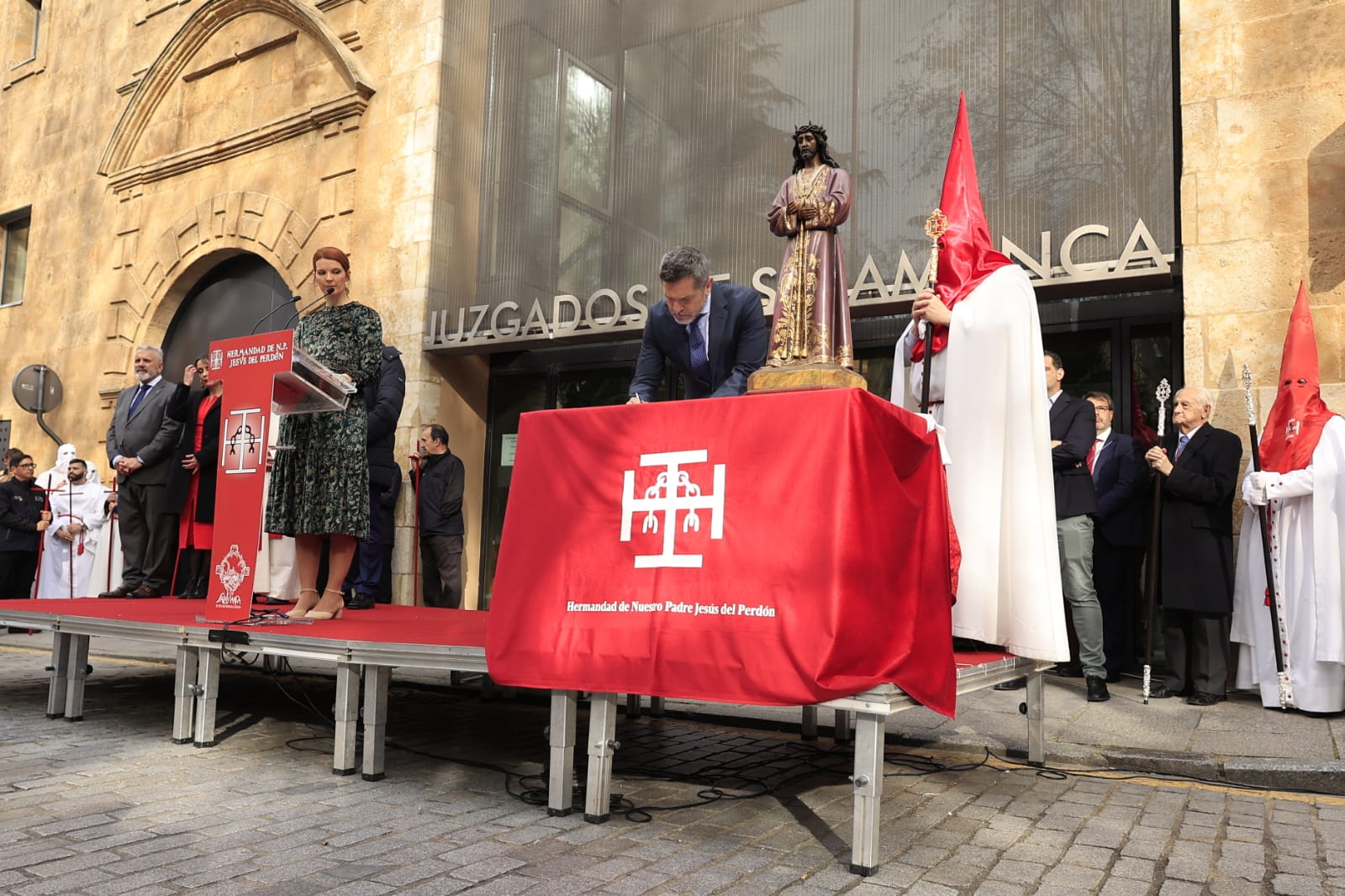 El nuevo paso de Jesús del Perdón se estrena sin indulto