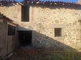 Fachada principal de la vivienda en venta.