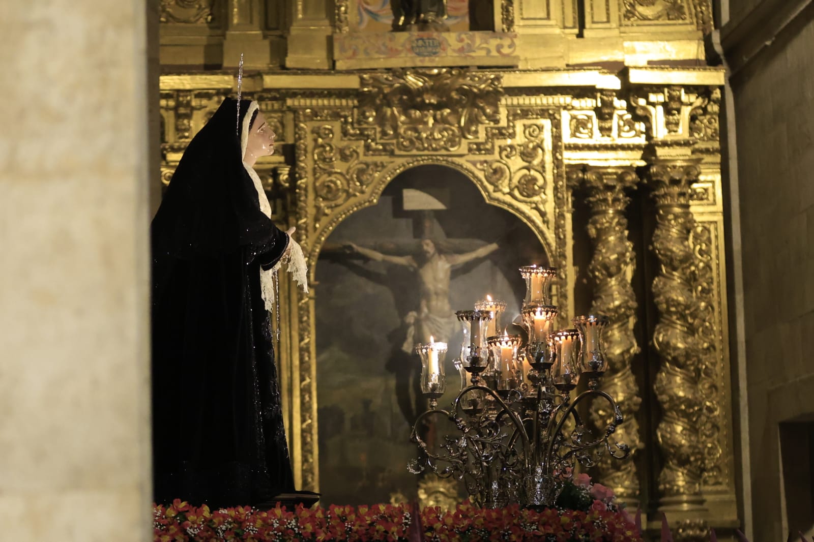 Jesús Flagelado recorre una Salamanca aterida por el frío
