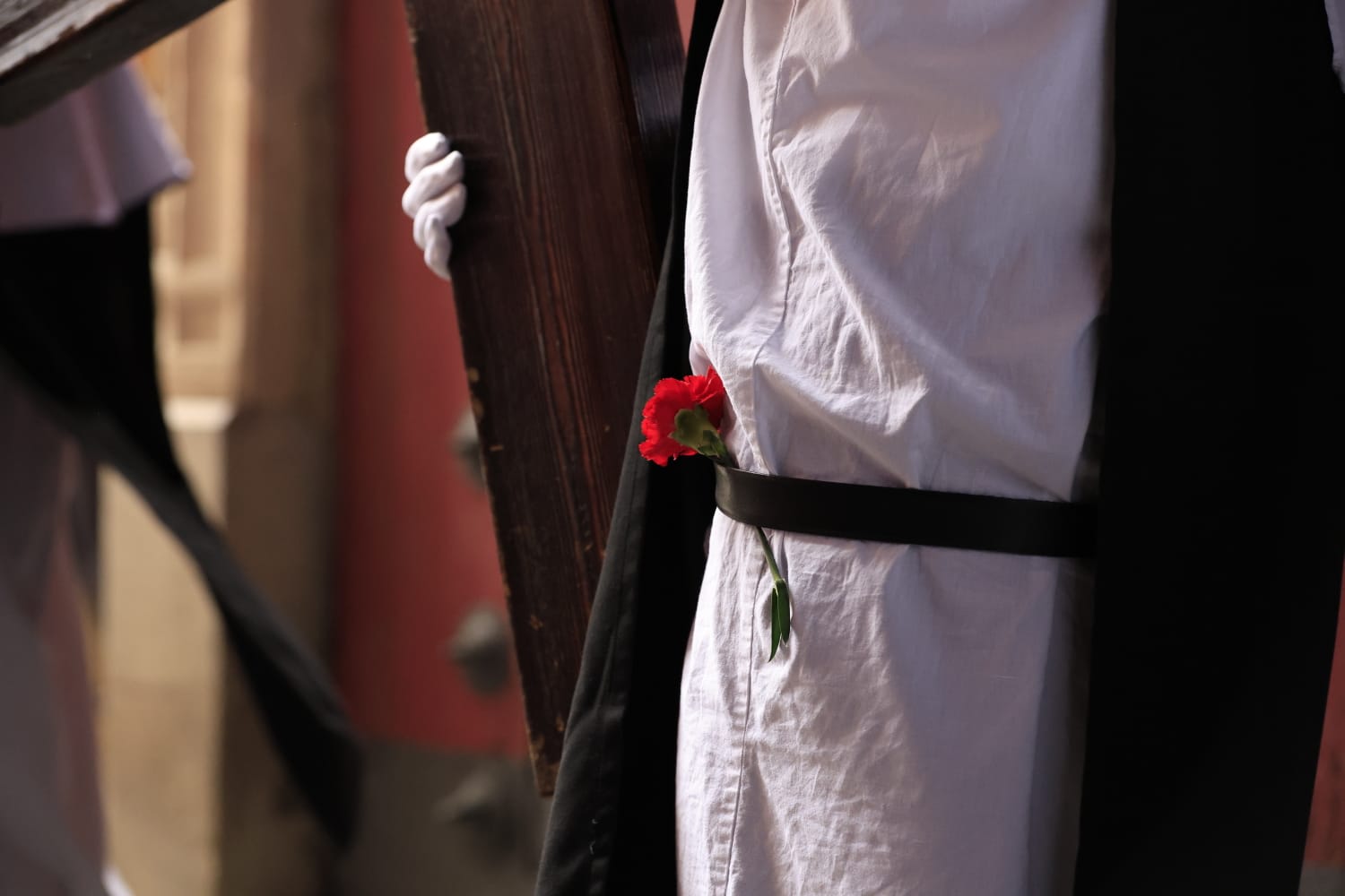 La lluvia respeta el Jueves Santo de Salamanca con el Vía Crucis desde la Catedral
