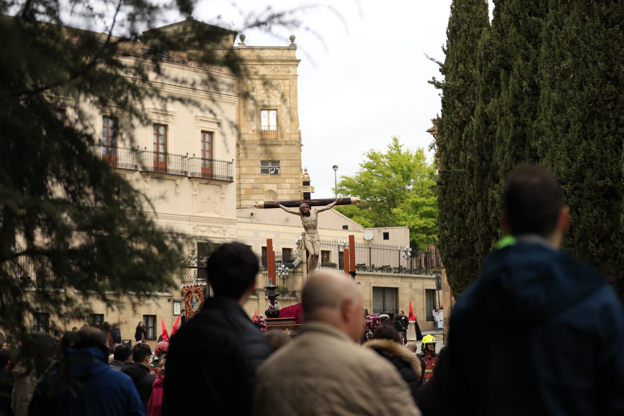 La Hermandad Dominicana recorre Salamanca bajo una madrugada serena