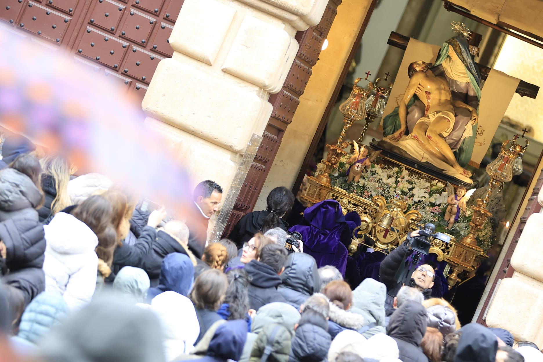 El cielo se impone al Viernes Santo: suspendidas todas las procesiones de la tarde en Salamanca