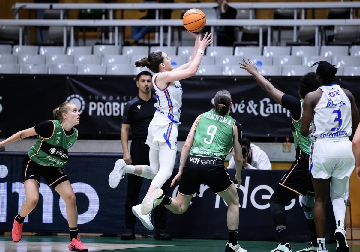Avenida pierde en Badalona y se medirá a Estudiantes en la primera ronda del play off