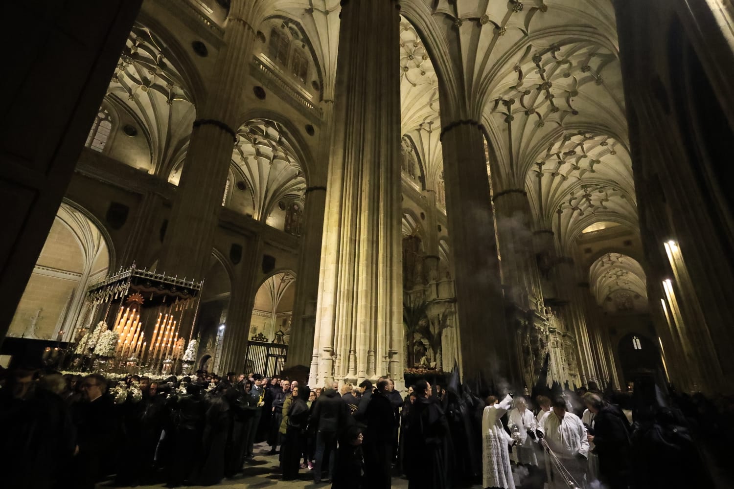 Sin Soledad ni Cristo de la Liberación: la lluvia desluce el inicio del Sábado Santo