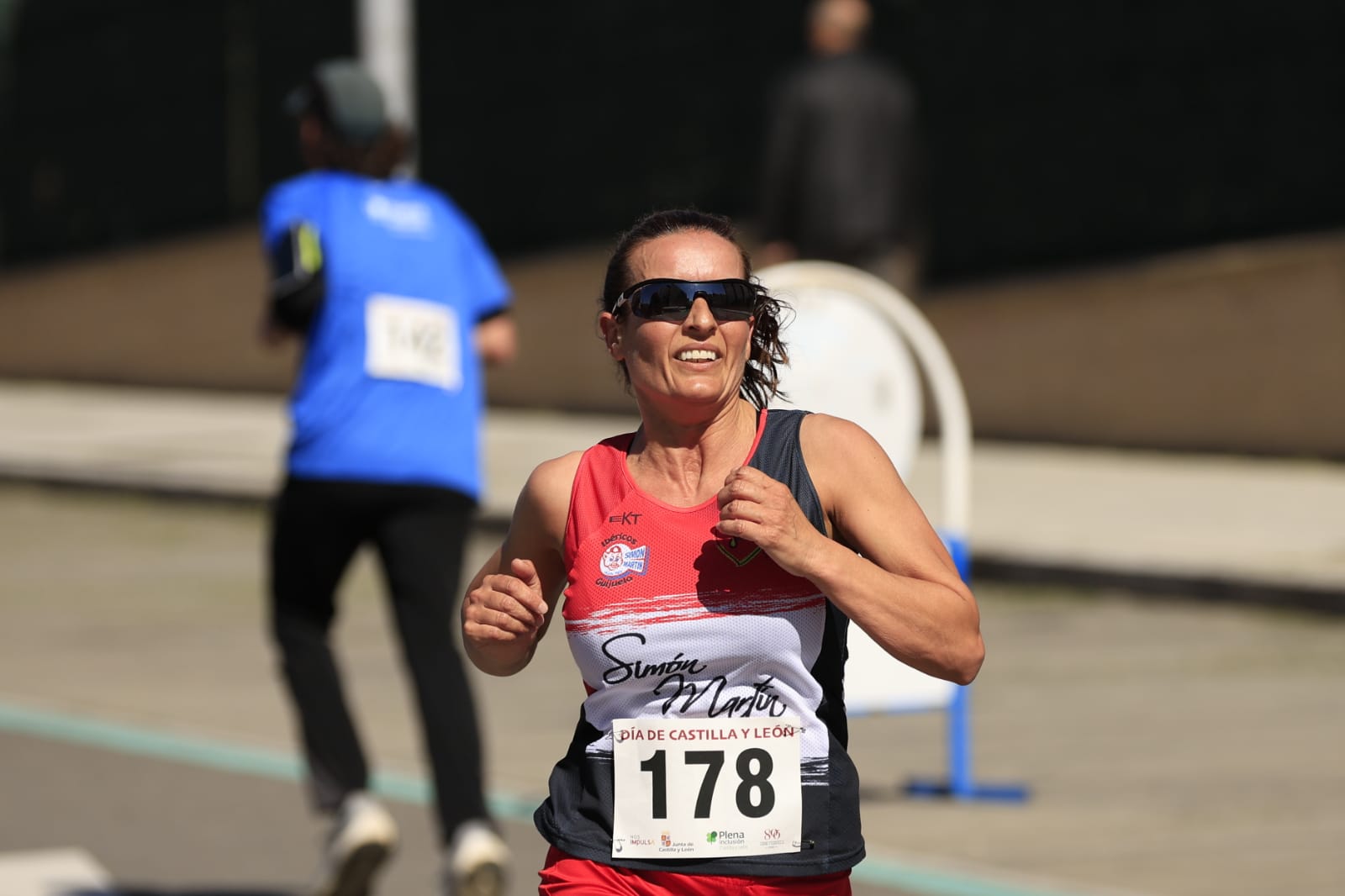 La Carrera y marcha por el Día de Castilla y León de Salamanca, en imágenes