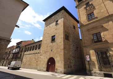 El palacio salmantino del siglo XV cuyo pozo escondía un arma de guerra
