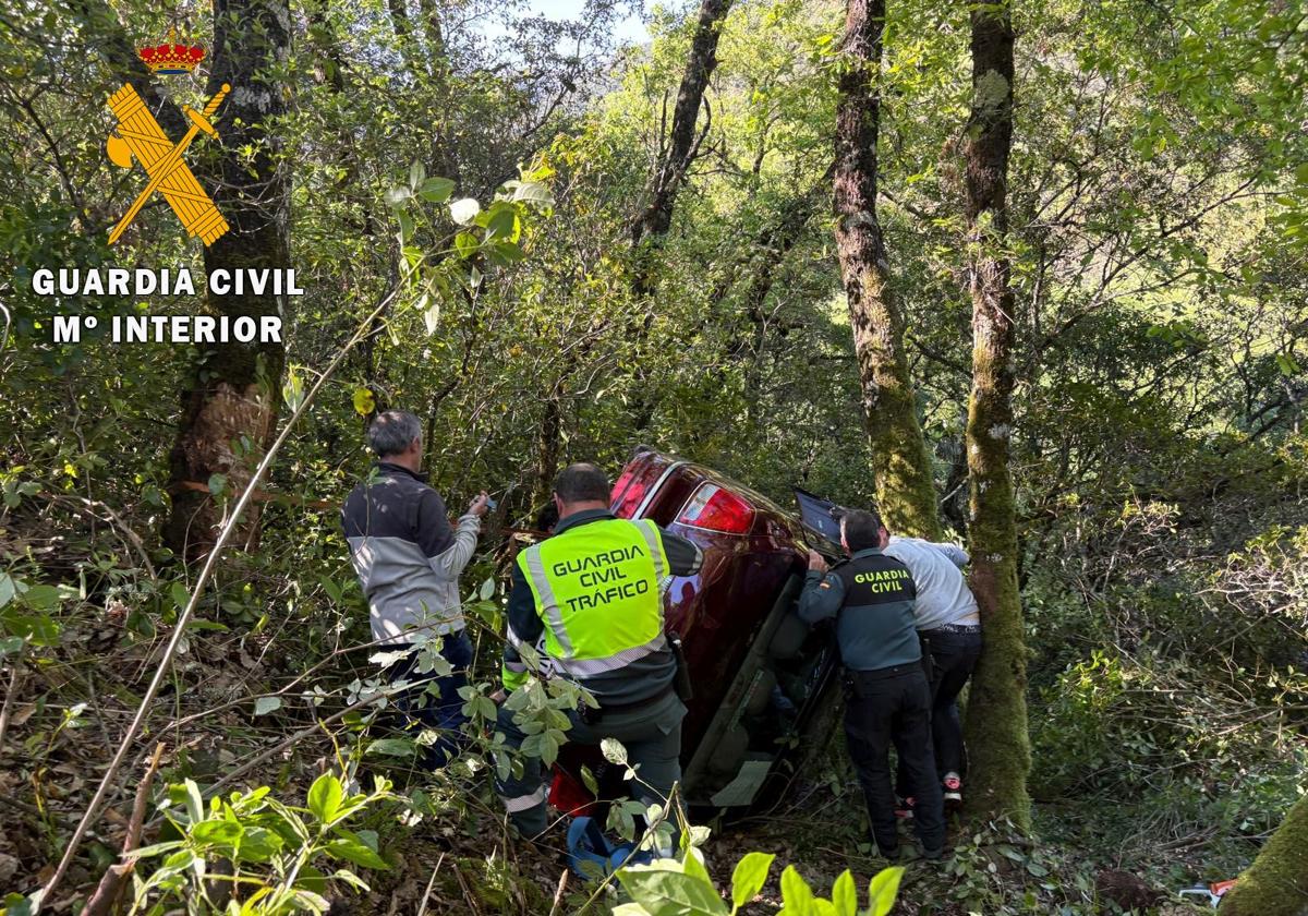 Guardia Civil de Tráfico Salamanca en dispositivo de rescate