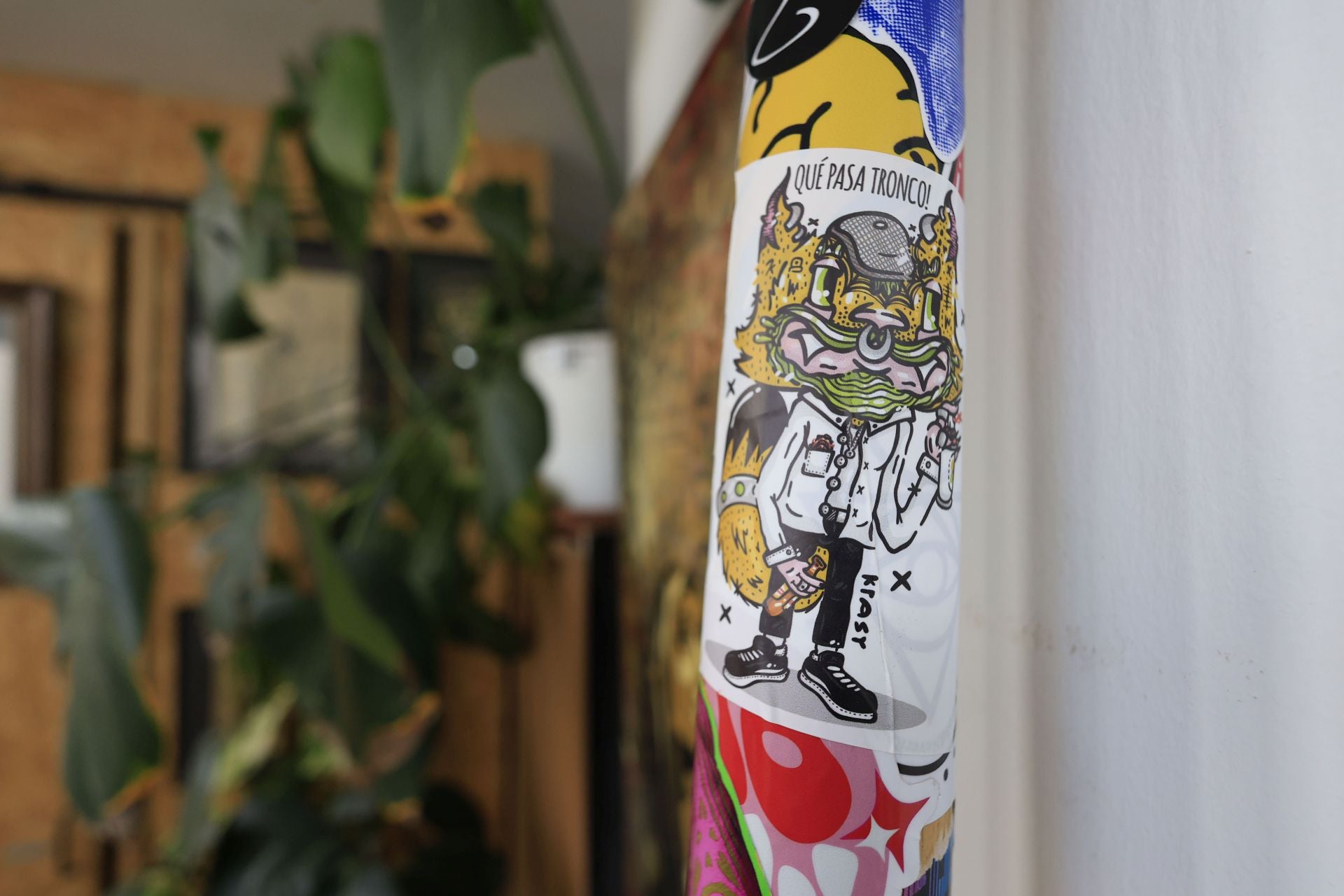 El taller y los murales de Tim Decoma