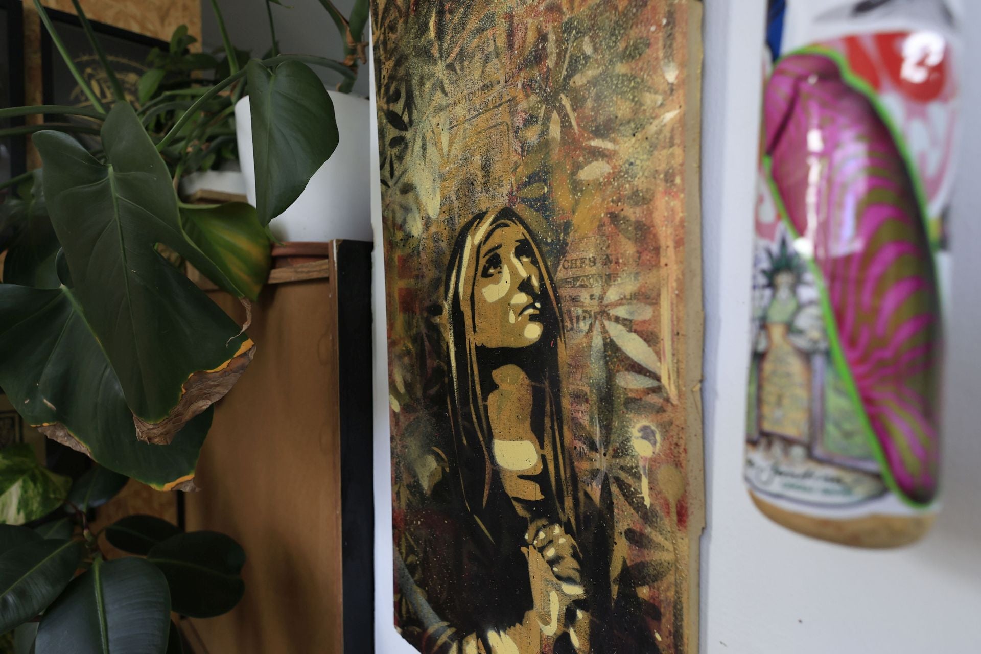 El taller y los murales de Tim Decoma