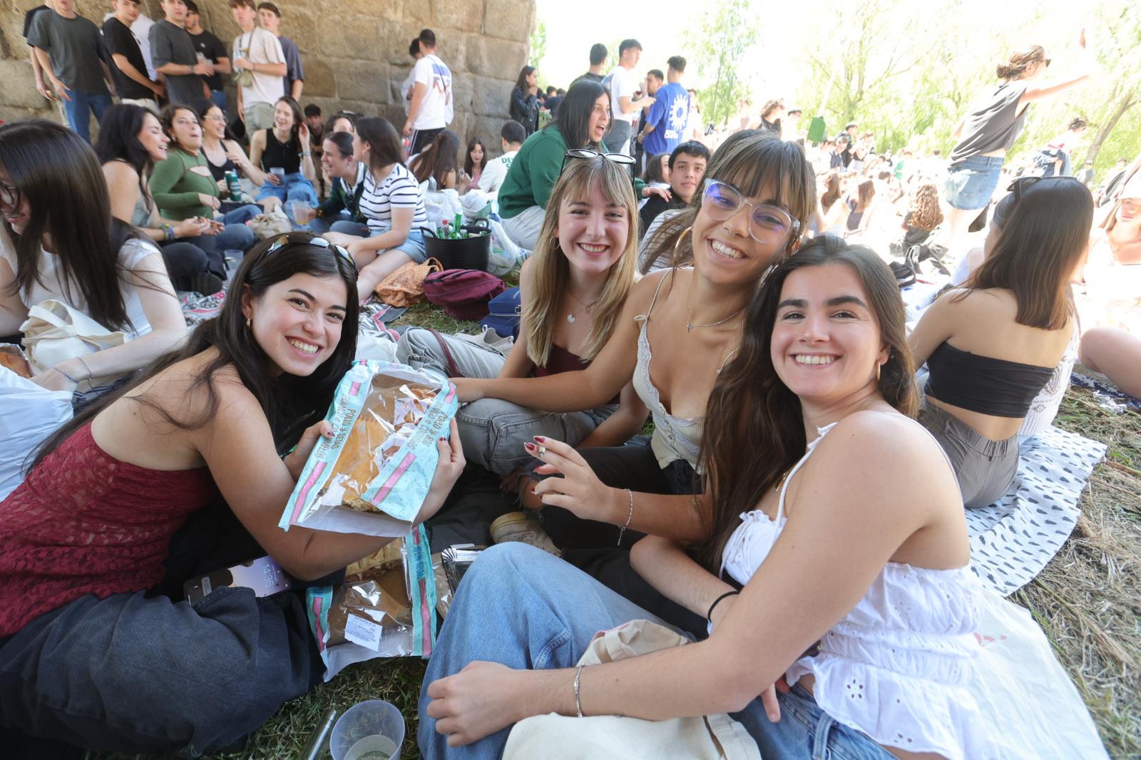 Las imágenes de un Lunes de Aguas para el recuerdo con un apagón nacional