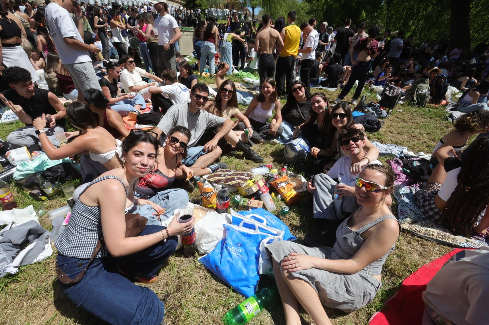 Las imágenes de un Lunes de Aguas para el recuerdo con un apagón nacional
