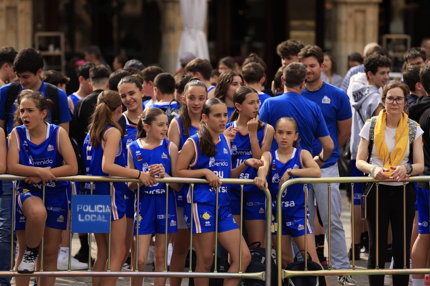 Presentación de todos los equipos del Perfumerías Avenida