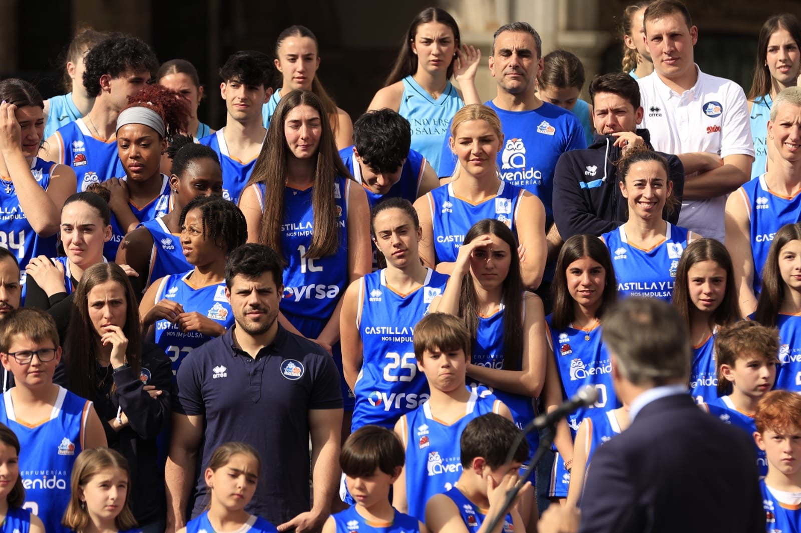 Presentación de todos los equipos del Perfumerías Avenida