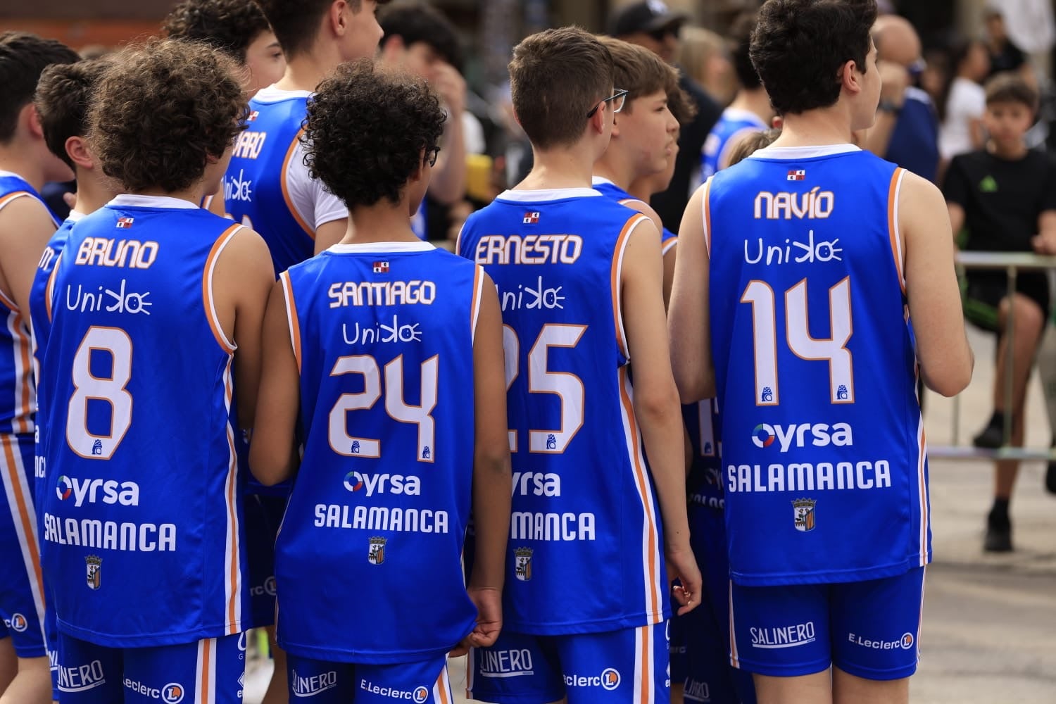 Presentación de todos los equipos del Perfumerías Avenida