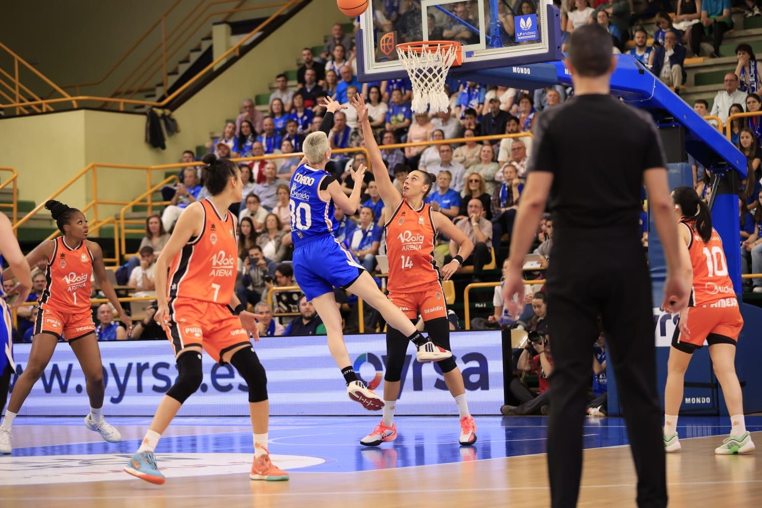 Lleno absoluto en Würzburg para el primer Avenida-Valencia de semifinales