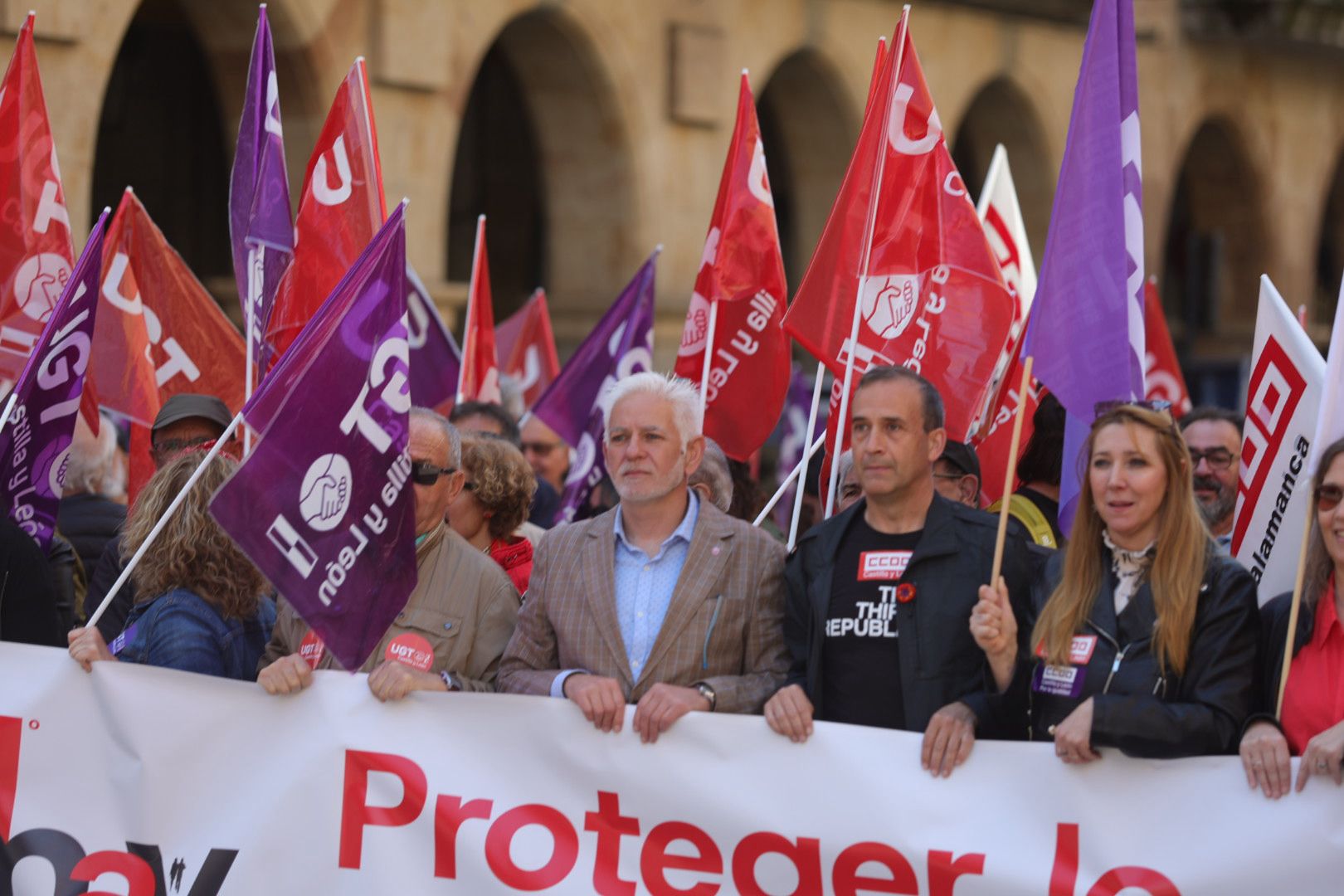 2.500 personas claman en Salamanca por los derechos de los trabajadores