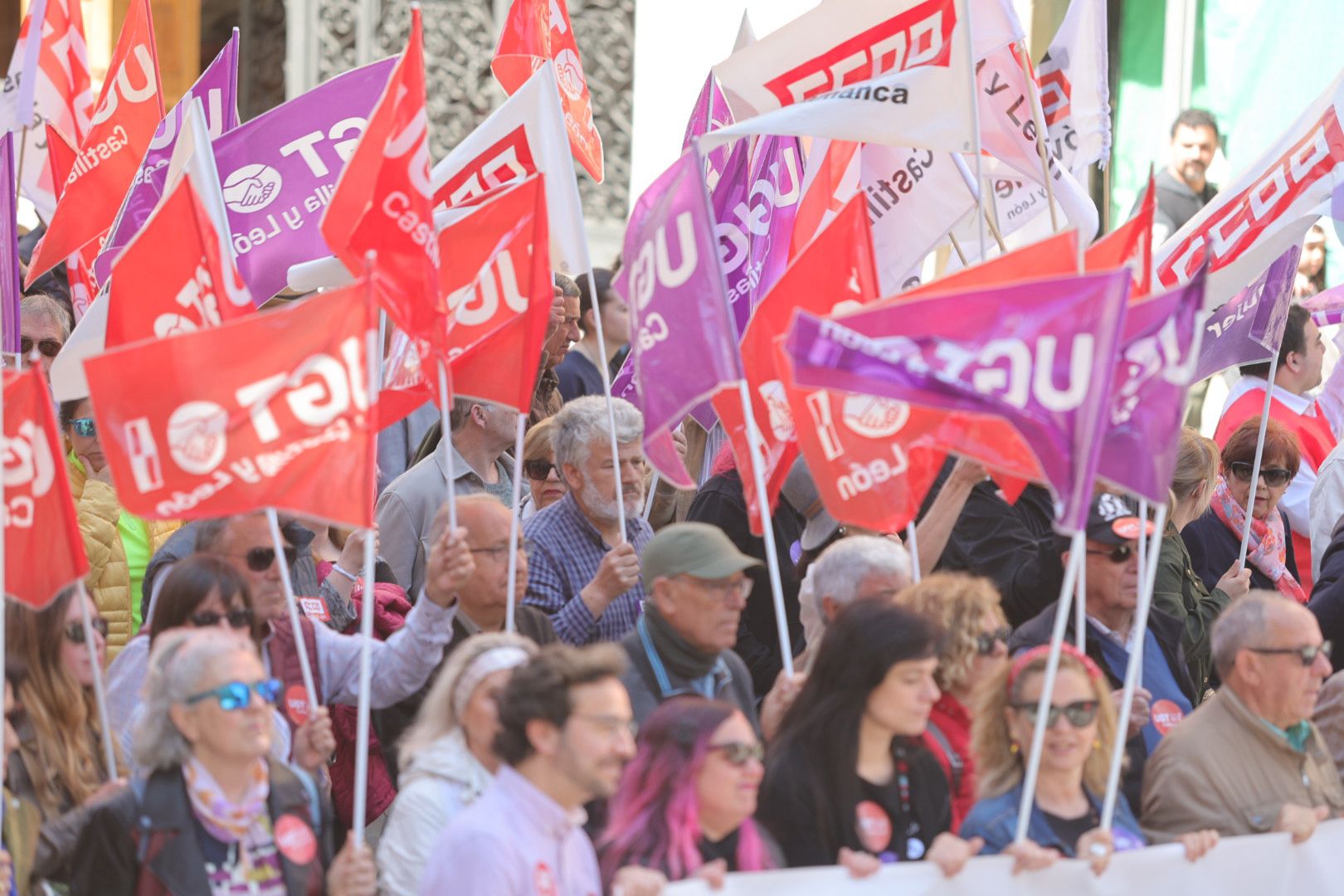 2.500 personas claman en Salamanca por los derechos de los trabajadores