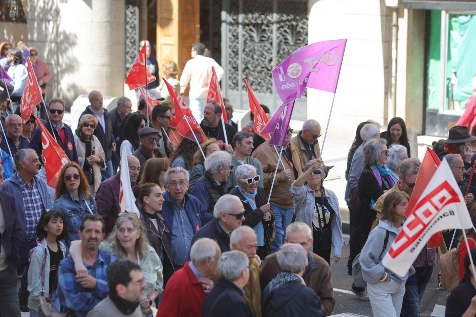 2.500 personas claman en Salamanca por los derechos de los trabajadores